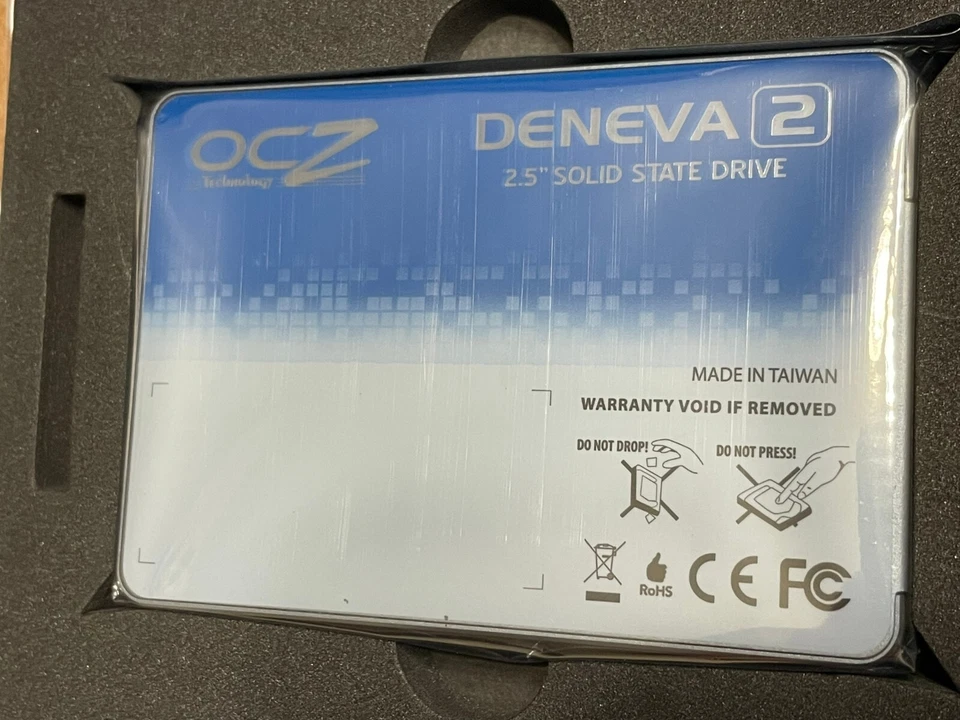 OCZ Deneva 2 200GB Internal 2.5" (D2RSTK251E19-0200) SSD - Image 2 of 3