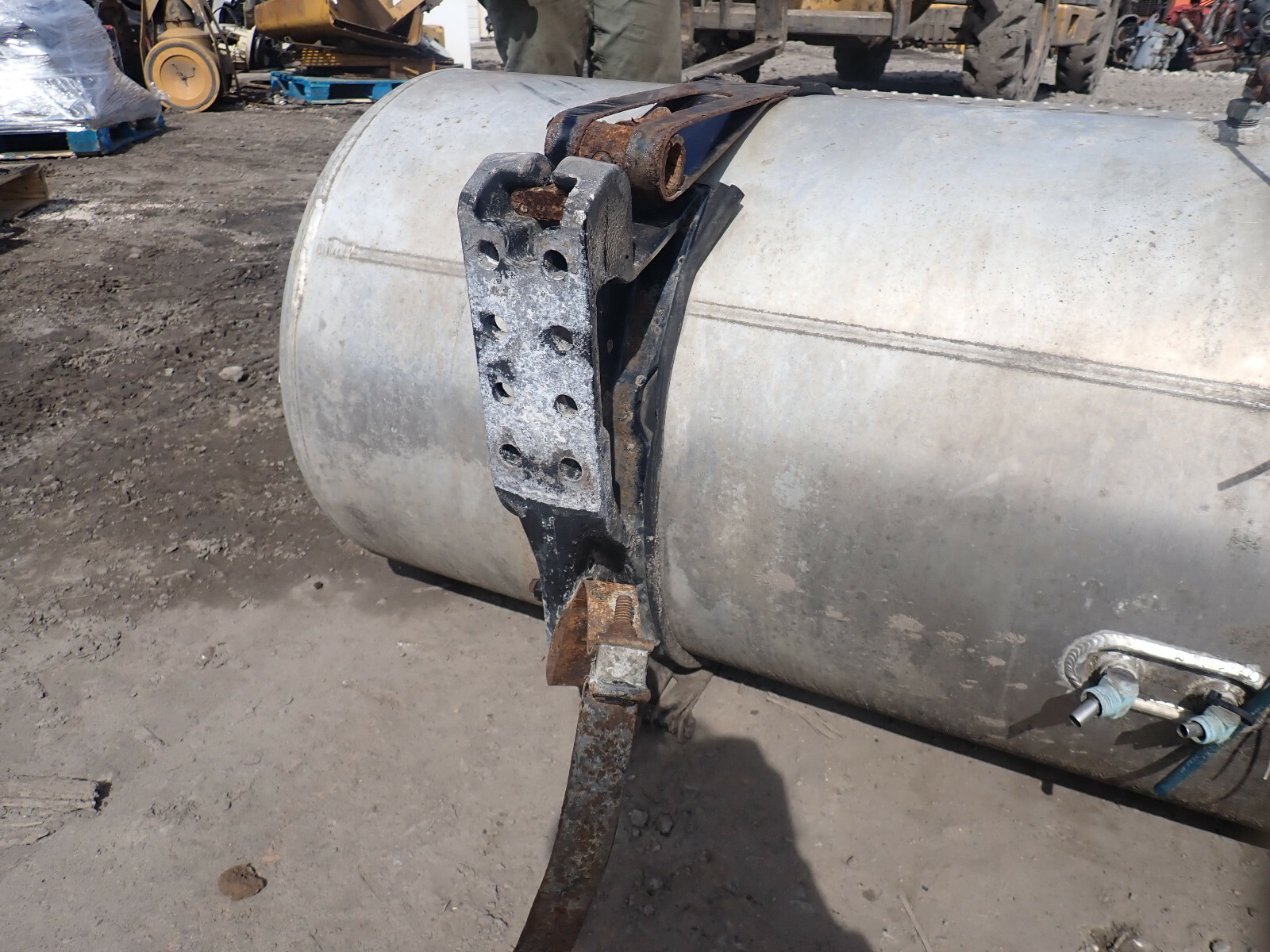 Freightliner 2005 Diesel Truck 100 Gallon Fuel Tank with Steps EQUIFLO