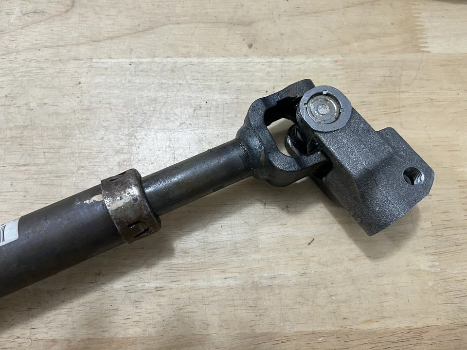 KIA SOUL 2012-2013 COLUMNA DE DIRECCIÓN EJE DE ARTICULACIÓN INTERMEDIO INFERIOR OEM Foto 3 de 4