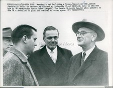1958 Sen Lyndon Johnson Greeted By Amb Harry Cabot Lodge Politics Wirephoto 7X9