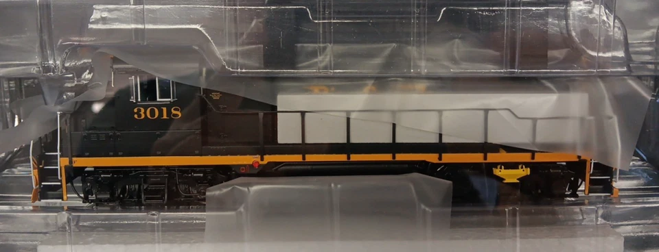 ScaleTrains SXT33368 HO GP30 DCC & Sound Rio Grande  D&RGW #3018 - Image 4 of 4