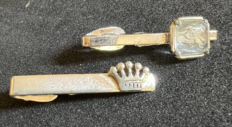 DE COLECCIÓN AÑOS 50 60 MÓVIL ESTACIÓN DE SERVICIO DE ACEITE ASISTENTE CORBATA CLIP PEGASUS LUCITE Foto 2 de 4