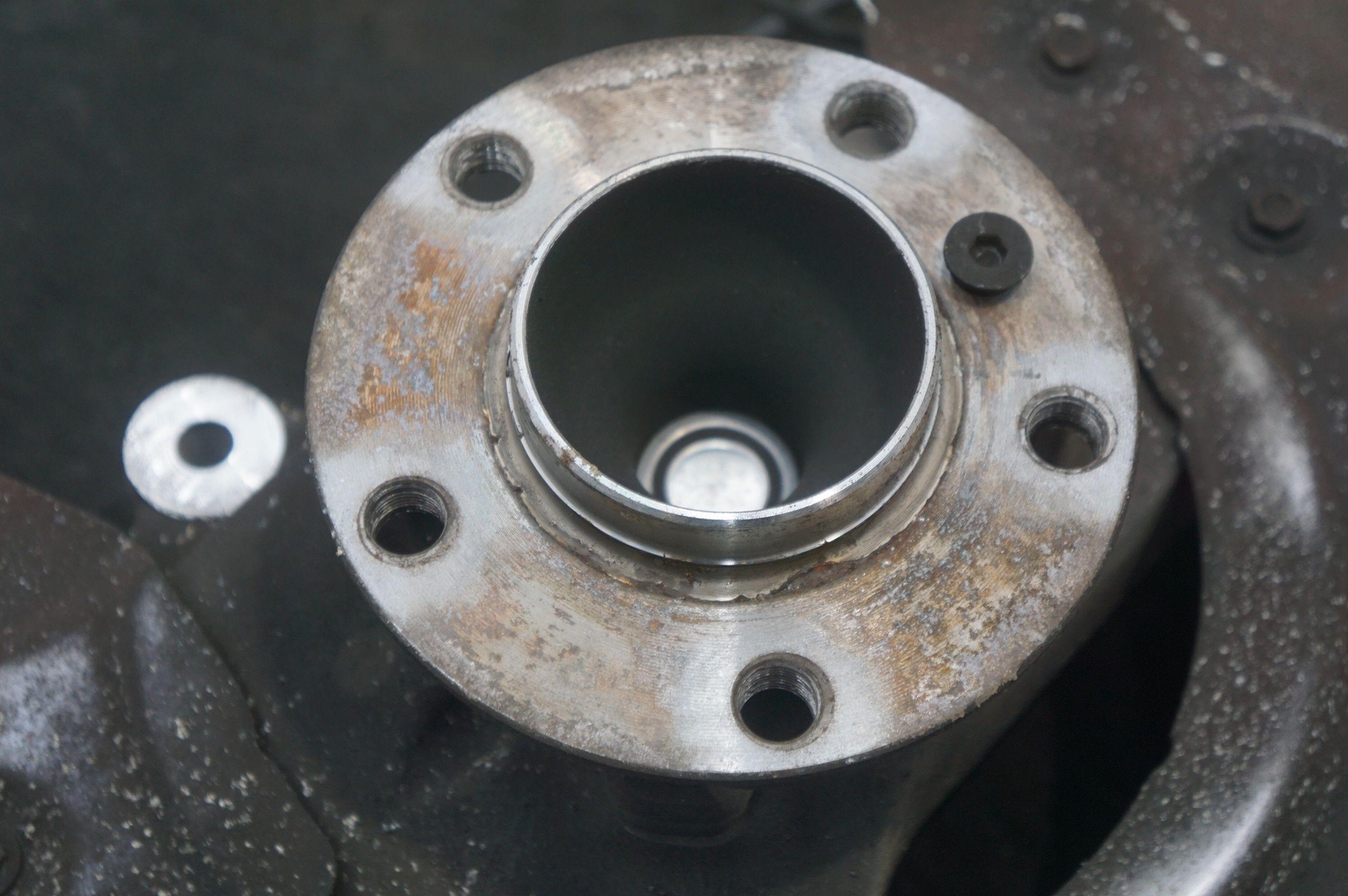 Front Right Spindle Hub Bearing OEM 31216782192 Rolls Royce Ghost Series I 09-14