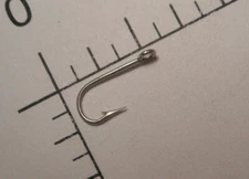 MUSTAD & SON #20 ROUND BENT SEA HOOKS RINGED TINNED SHORT SHANK NORWAY 2335 B