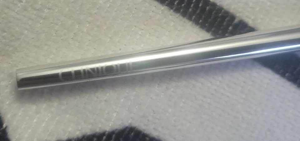 CEPILLO DELINEADOR DE OJOS CLINIQUE NUEVO EN BOLSA Foto 4 de 4