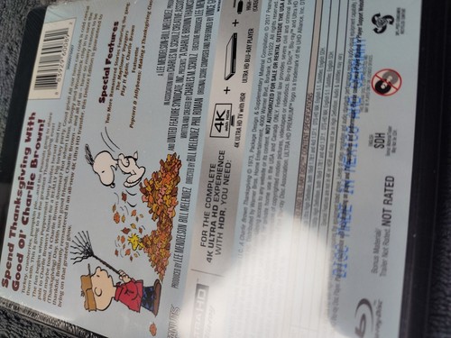 A Charlie Brown Thanksgiving Bonus Peanuts TV Blu-ray 4k Ultra HD DVD & Slipcase - Picture 6 of 14