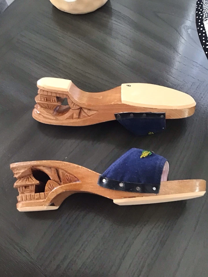 Rare, 1940’s Dr. Scholls Shoes, Slides, Clogs Blue Velvet Beaded,hand Carved 9.5 - Image 3 of 4