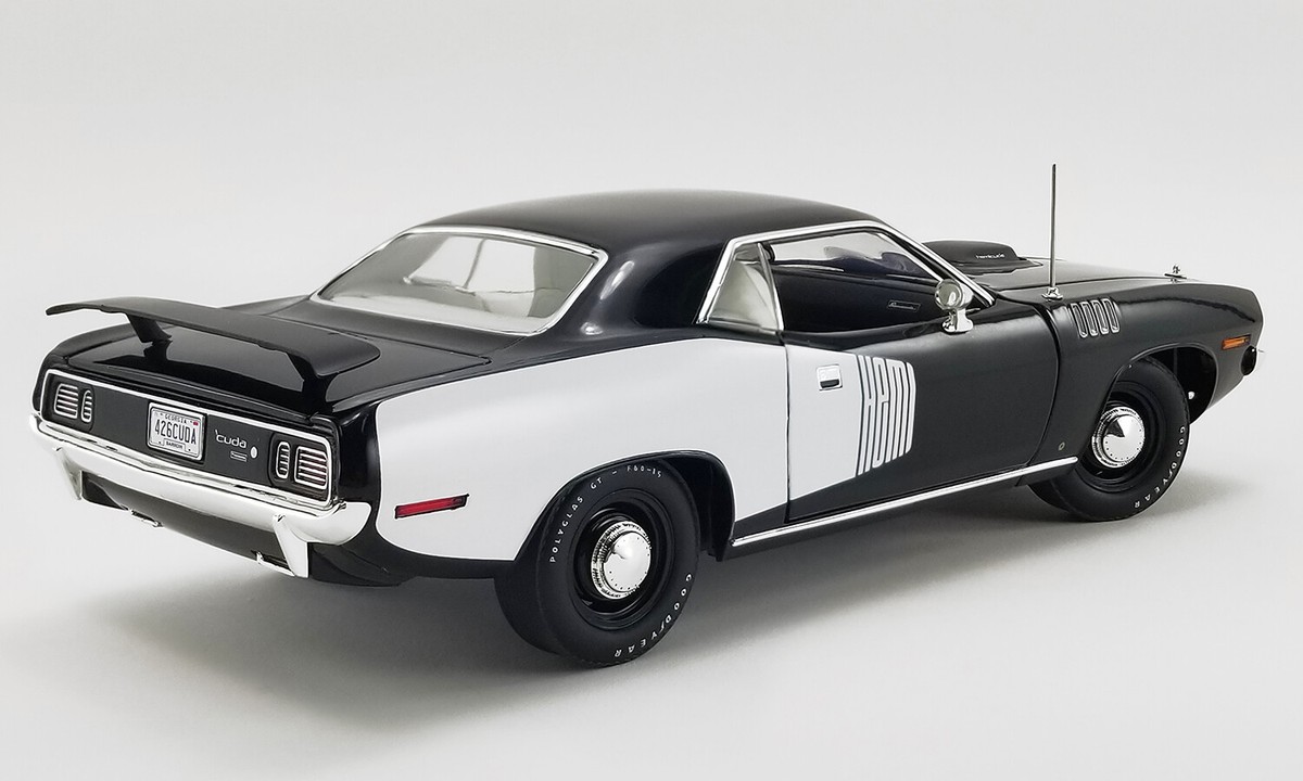 1971 PLYMOUTH HEMI CUDA BLACK & WHITE LTD 1:18 DIECAST MODEL