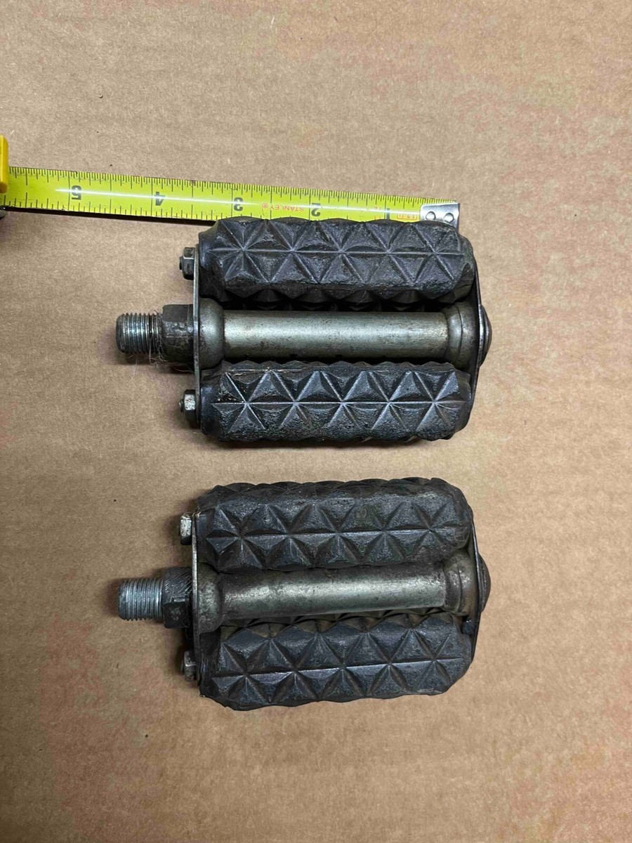 Schwinn 1963 Stingray Bicycle Pedals Juvenile Size | eBay