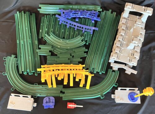 Fisher Price Geo Trax Green Lot Of 37 Track, Risers, Guardrails. - Picture 1 of 6