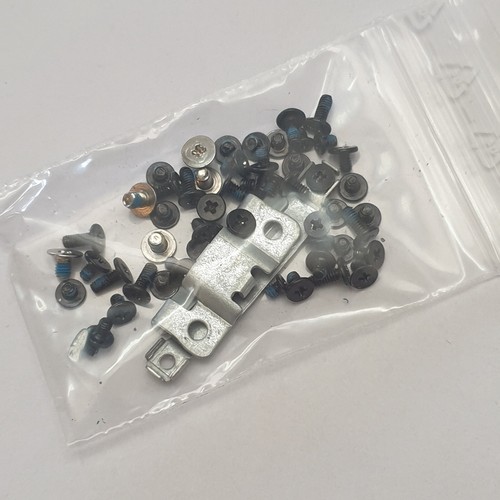 Dell Latitude 5590 Schraubensatz screw set Schrauben