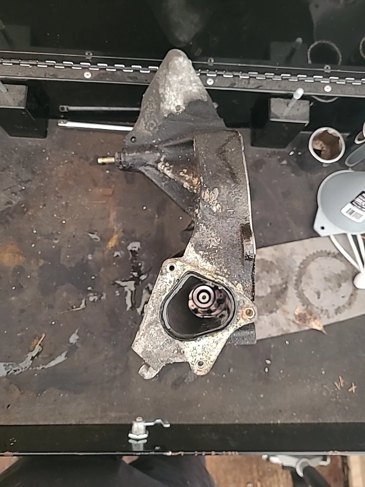 2002-2006 Acura Rsx Base K20a3 Water Pump Housing - Image 4 of 4