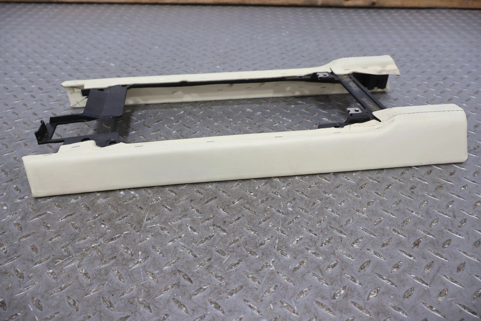 09 Aston Martin V8 Vantage Interior Floor Console Base (Cream Truffle Leather)