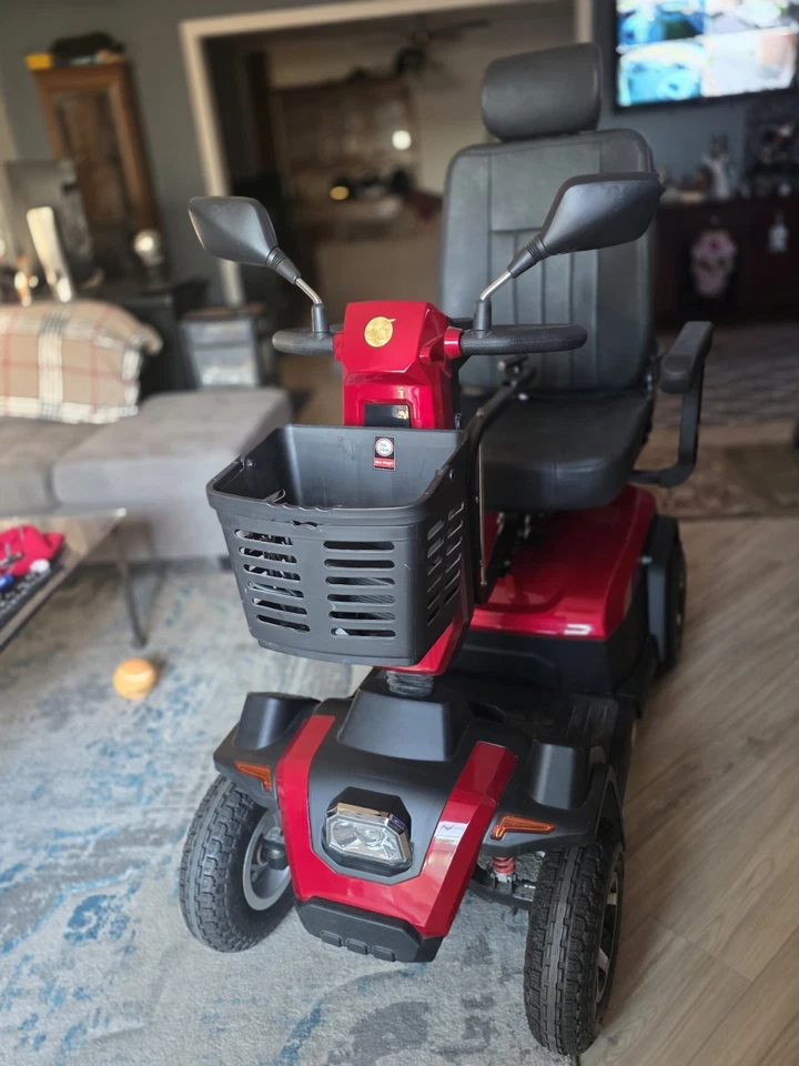 4-Wheel Mobility Scooter By Golden HEAVY DUTY - Image 2 of 4