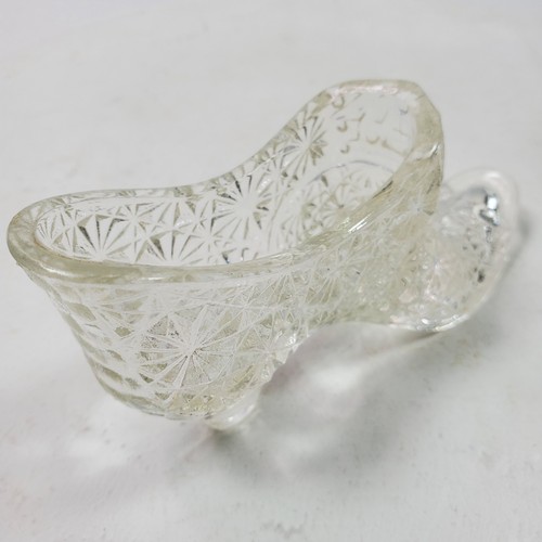 Vintage Fenton Shoe 5.5 Inches Long Daisy Button Pattern Clear - Picture 4 of 6