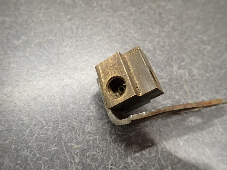 Buick LeSabre Wildcat Electra 225 1965 bloque de conexiones de línea de freno con soporte 65 Foto 3 de 4