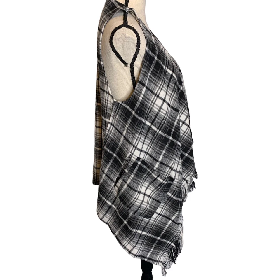 Democracy Vest Poncho Womens Small Plaid Fringed Single Snap Flannel Fringe - Image 4 of 4