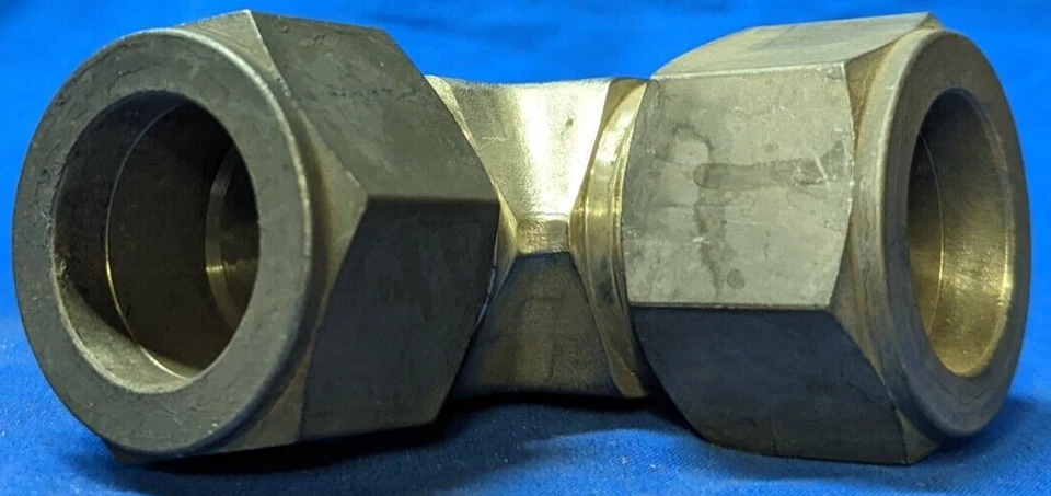 PARKER 1-1/4" NPT X 1-1/4" NPT STEEL 90° ELBOW TUBE FITTING - Image 3 of 4