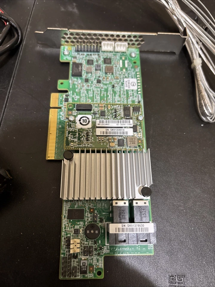 Controlador Raid LSI MegaRAID MR SAS 9361-8i 8 puertos 12 Gbps PCIe LSI00462 Foto 3 de 4