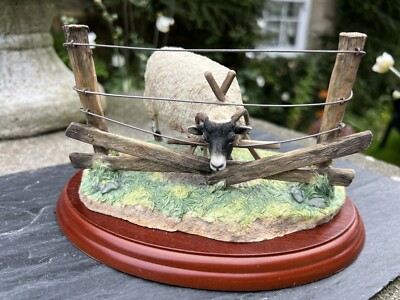 Bordüre Fine Arts Modell ''Ewedini'' A0907 Originalverpackt