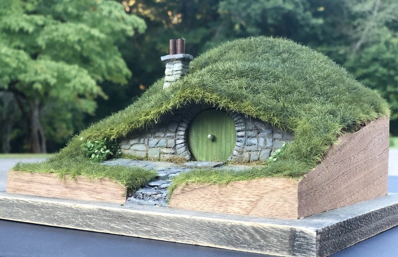  28mm 1/35 built diorama hobbit house D&D Hobbits LOTR 28mm miniature book nook