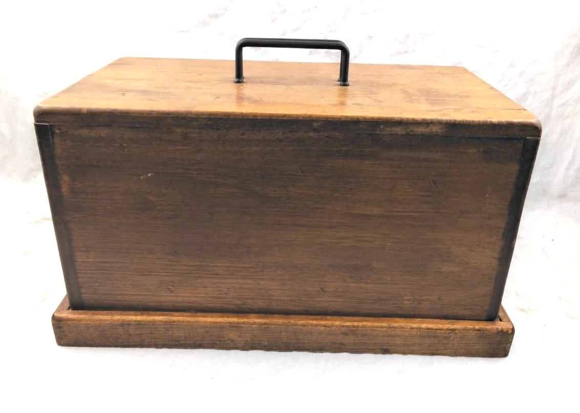 Vintage Wooden Bread Box Removable Rack 15-3/4" X 10" X 9-1/2" Kamenstein
Opens in a new window or t