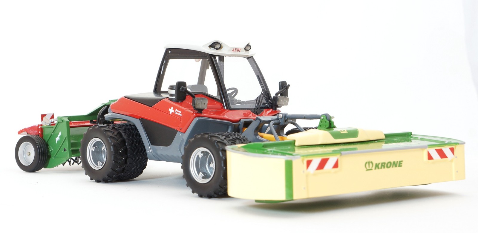 Faucheuse KRONE avec conditionneur pour AEBI Terratrac 281 à roues jumelées POWERTRAC