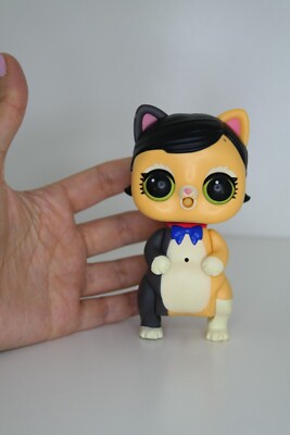 Fuzzy Fan Lol Interactive Toy LOL Surprise Interactive Fuzzy Fan