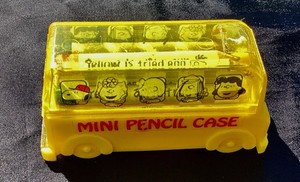 Peanuts Mini Pencil Case Yellow Snoopy Charlie Brown Lucy  Theme Complete.