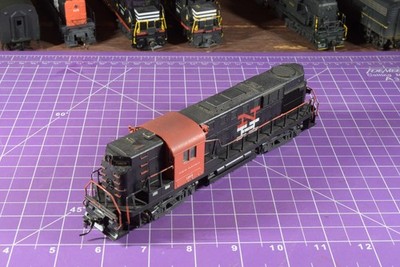 TCS DCC Enabled TrkRdy HO KATO loco New Hampshire DL701 good working condition