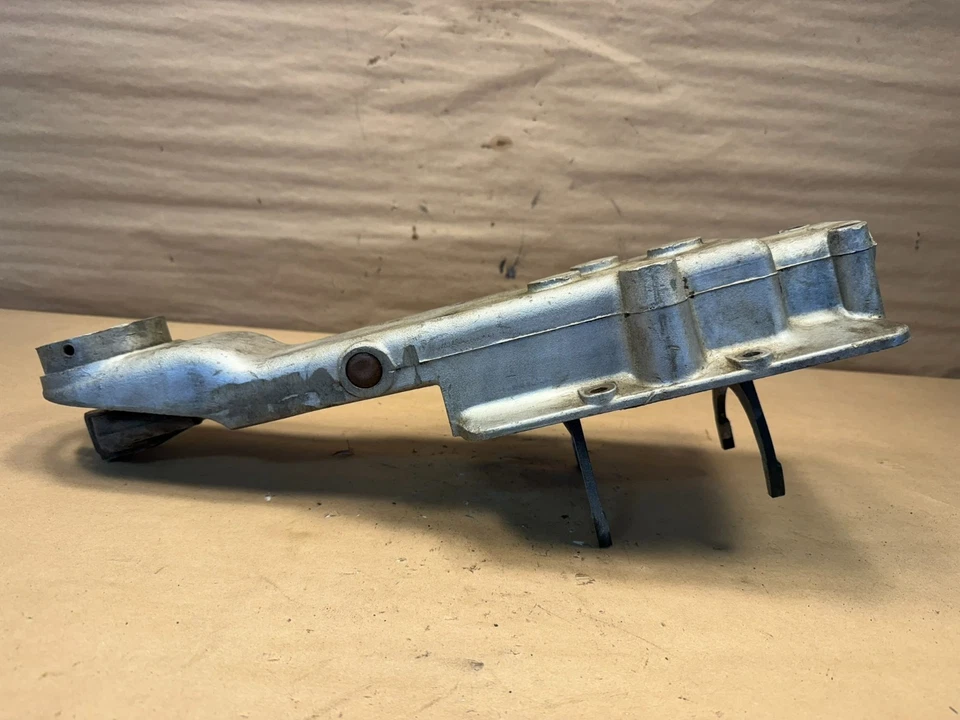 Carcasa de extensión de cambio original Triumph TR2 TR3 caja de cambios cubierta superior 301768 Foto 3 de 4