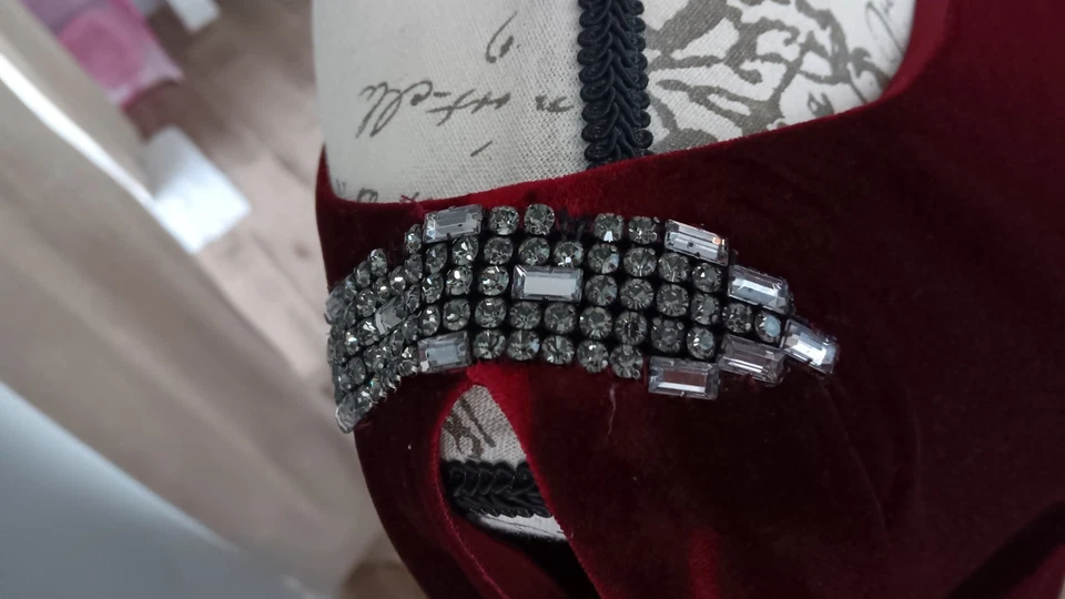 Aidan Mattox Size 8 Red Velvet Cocktail Dress - Изображение 4 из 4