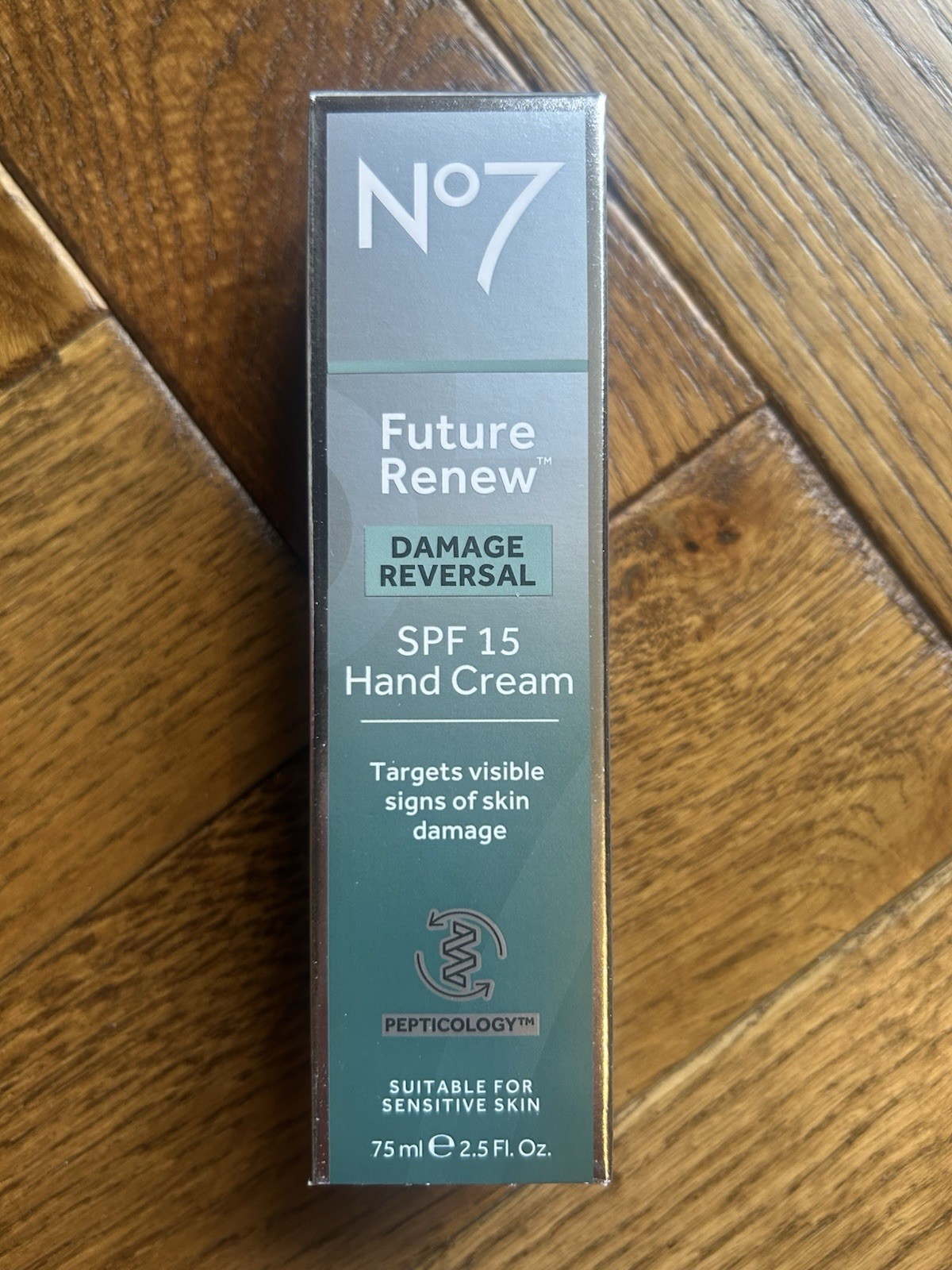 No7 Future Renew Damage Reversal Hand Cream, SPF 15, 75ml (BNIB)