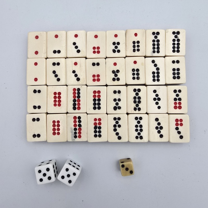 Antique Chinese Bone & Bamboo 32 Pc Domino Set w/ Original Bone Die Pai Gow