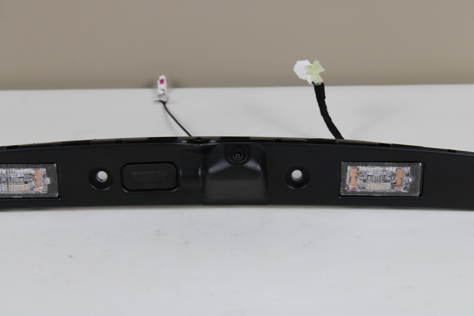 2014-2017 Maserati Ghibli Rear Trunk Molding Trim w/ Camera MAS24916 OEM