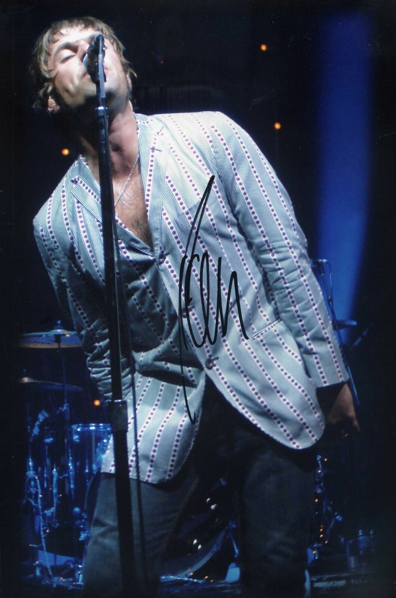 Liam Gallagher signed photograph オフィシャル Kitbags & Lockers 12x8 A4 Liam Gallagher Noel Gallagher Oasis Live