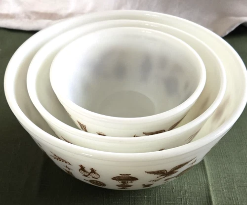 Vintage Pyrex Early American Nesting Mixing Bowl set of 3 sizes 401 402 403 Exc