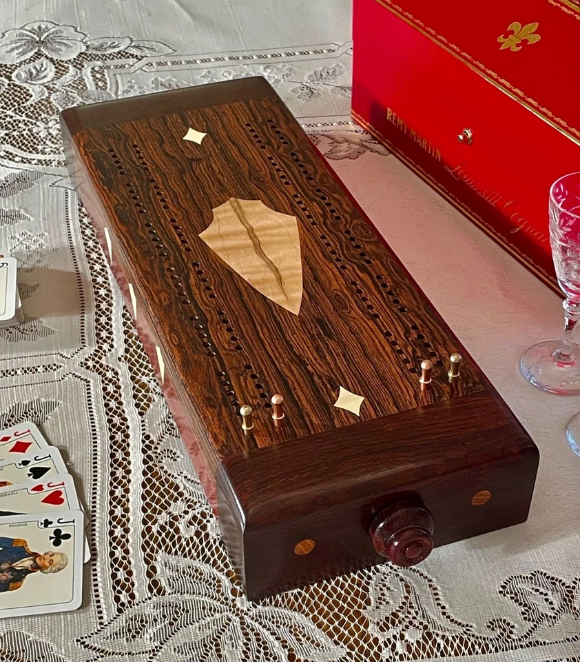ARTISAN CRIBBAGE BOARD WITH INLAY WORK - Image 2 of 4