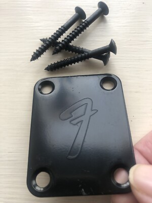 Fender ''F'' gestempelte Halsplatte 70er Jahre in schwarz inklusive Dichtung!