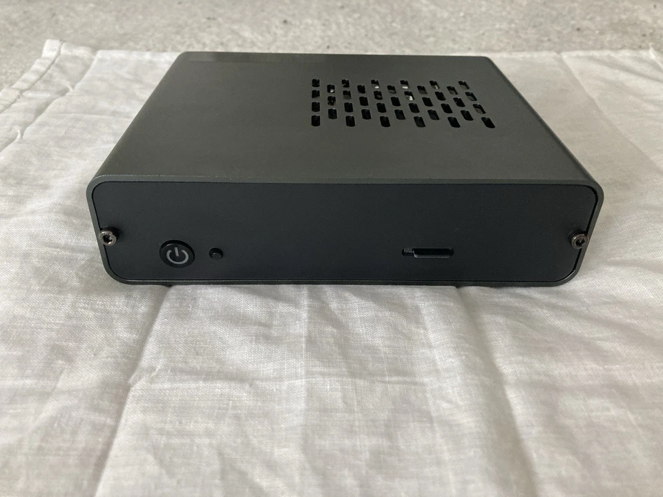 Gravity Waaaves Video Mixer / Waaave Pool HD Capture Bundle - Image 3 of 4