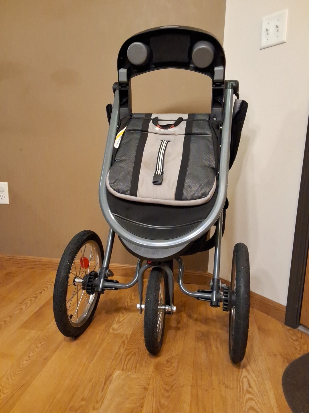 Graco 1934807 FastAction Fold Travel System 3 Wheel Stroller W Infant Seat