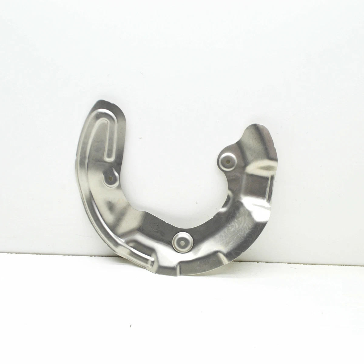 NEU BMW 1 F40 VORDERE LINKE BREMSSCHEIBE -SCHUTZPLATTE 34106869779  