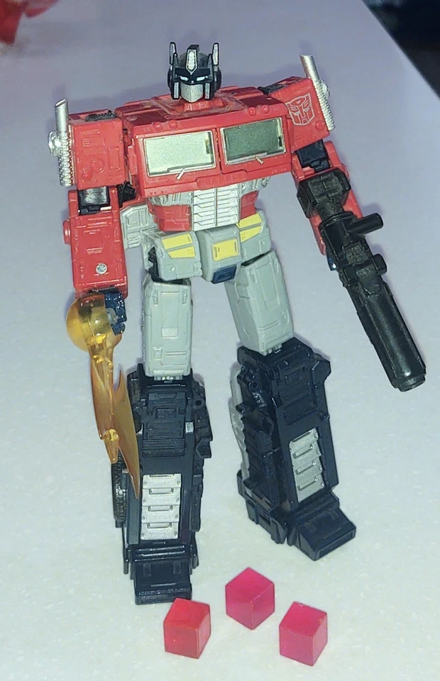 Transformers Netflix OPTIMUS PRIME w Energon Cubes Siege War For Cybertron  - Image 4 of 4