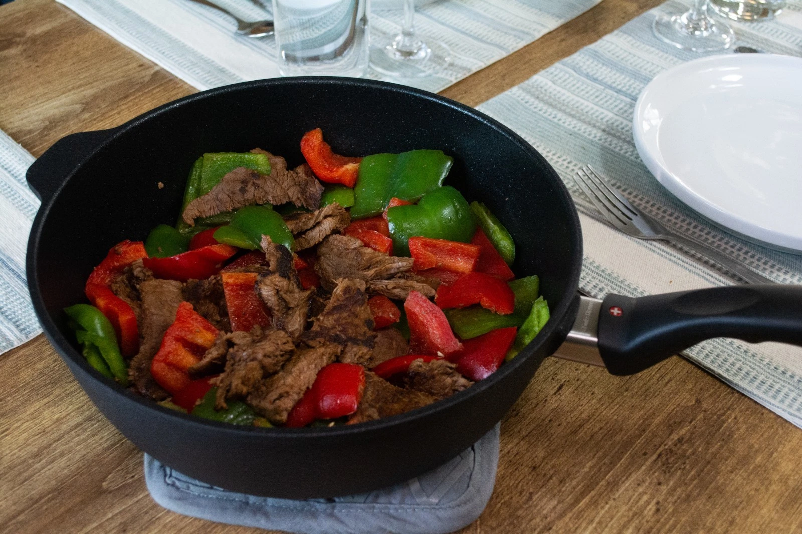 EXCLUSIVE DEAL - Swiss Diamond XD 3.8 qt Nonstick Saute Pan with Glass Lid