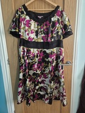 Ladies Monson Floral Dress, Size 22, Preloved