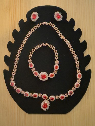 necklace, bracelet and earrings set red stone set with crystals