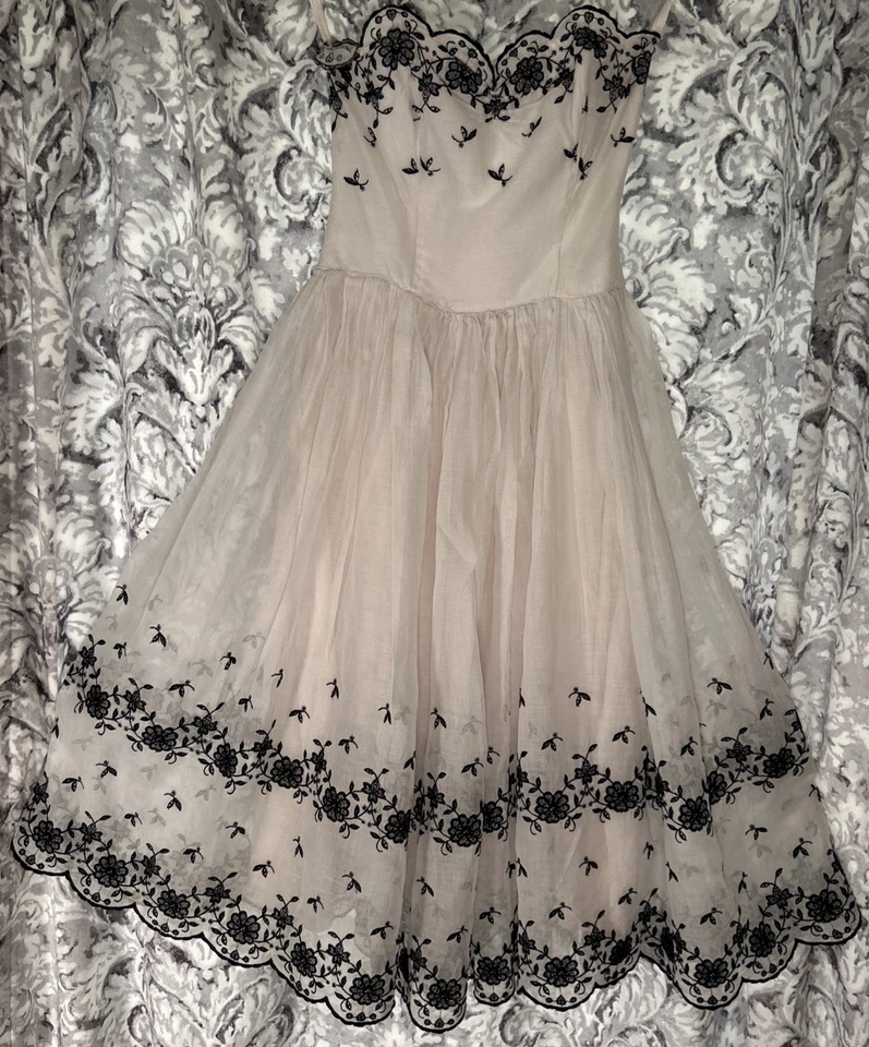 Women’s Vintage Prom Dress 1950 Floral Cupcake Fairytale Embroidered - Image 2 of 4