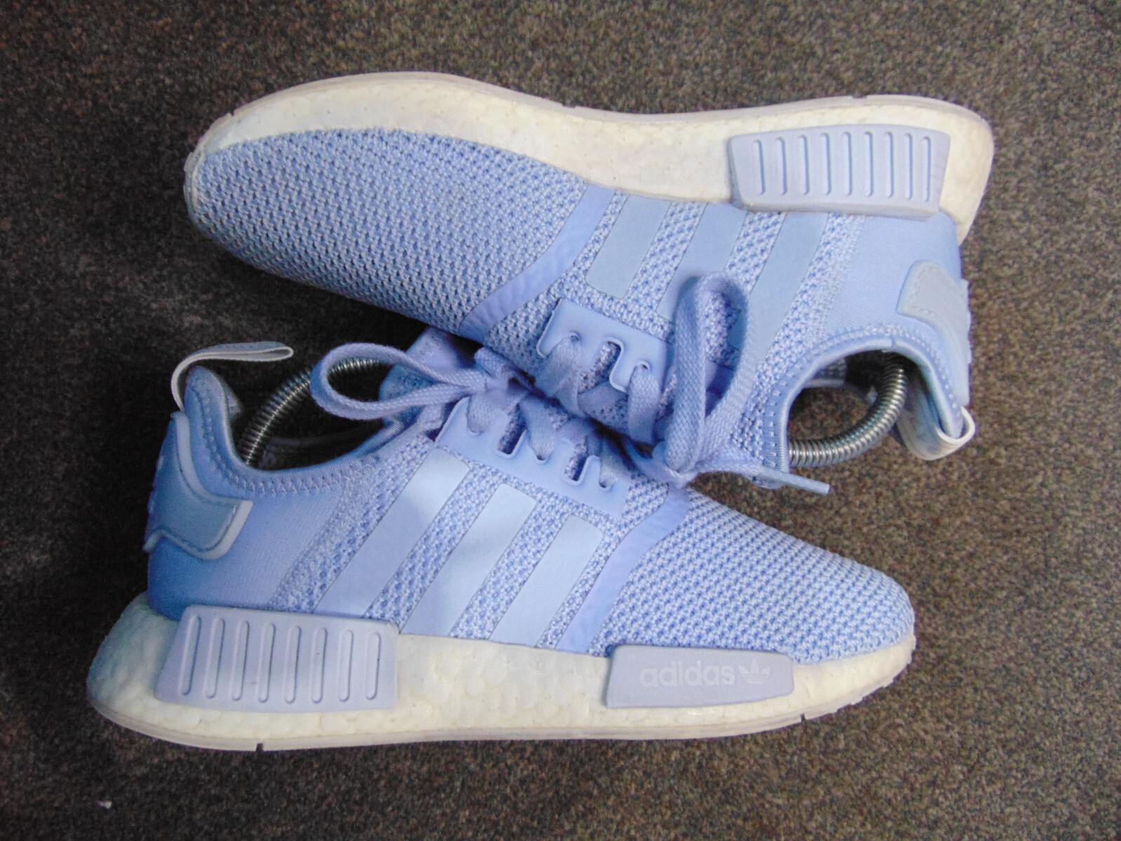 nmd r1 aero blue