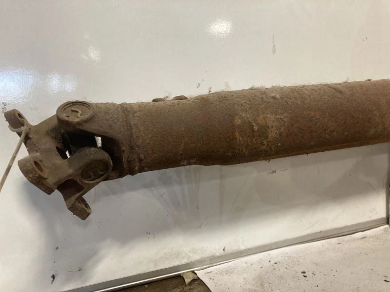 Rear Drive Shaft Without Tow Package Fits 93-94 CROWN VICTORIA 1582269 Foto 3 de 4