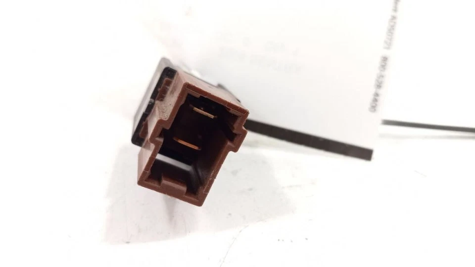 Interruptor de pedal de freno Nissan Sentra 2007 2008 2009 2010 2011 Foto 2 de 4